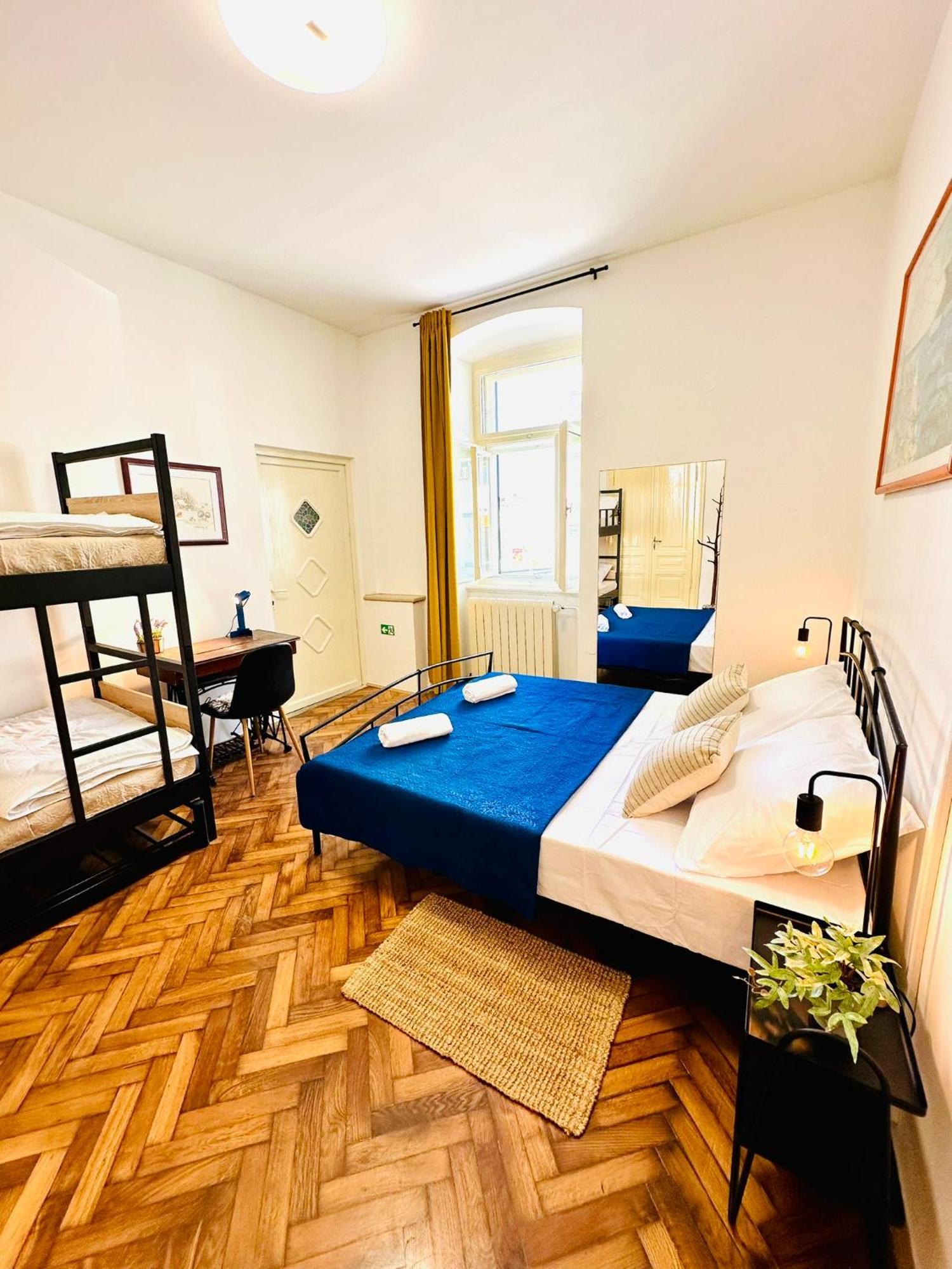 Hostel Art & Joy بولا المظهر الخارجي الصورة