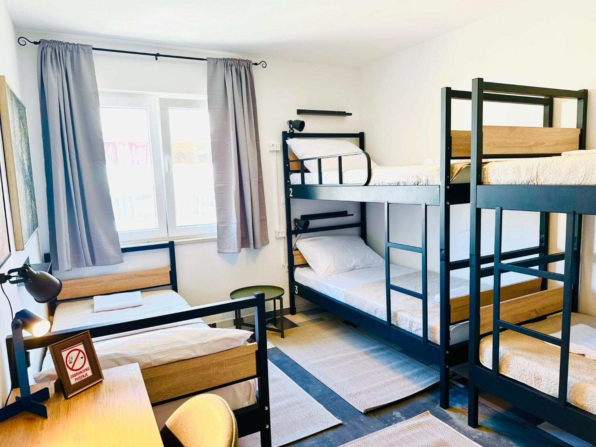 Hostel Art & Joy بولا المظهر الخارجي الصورة