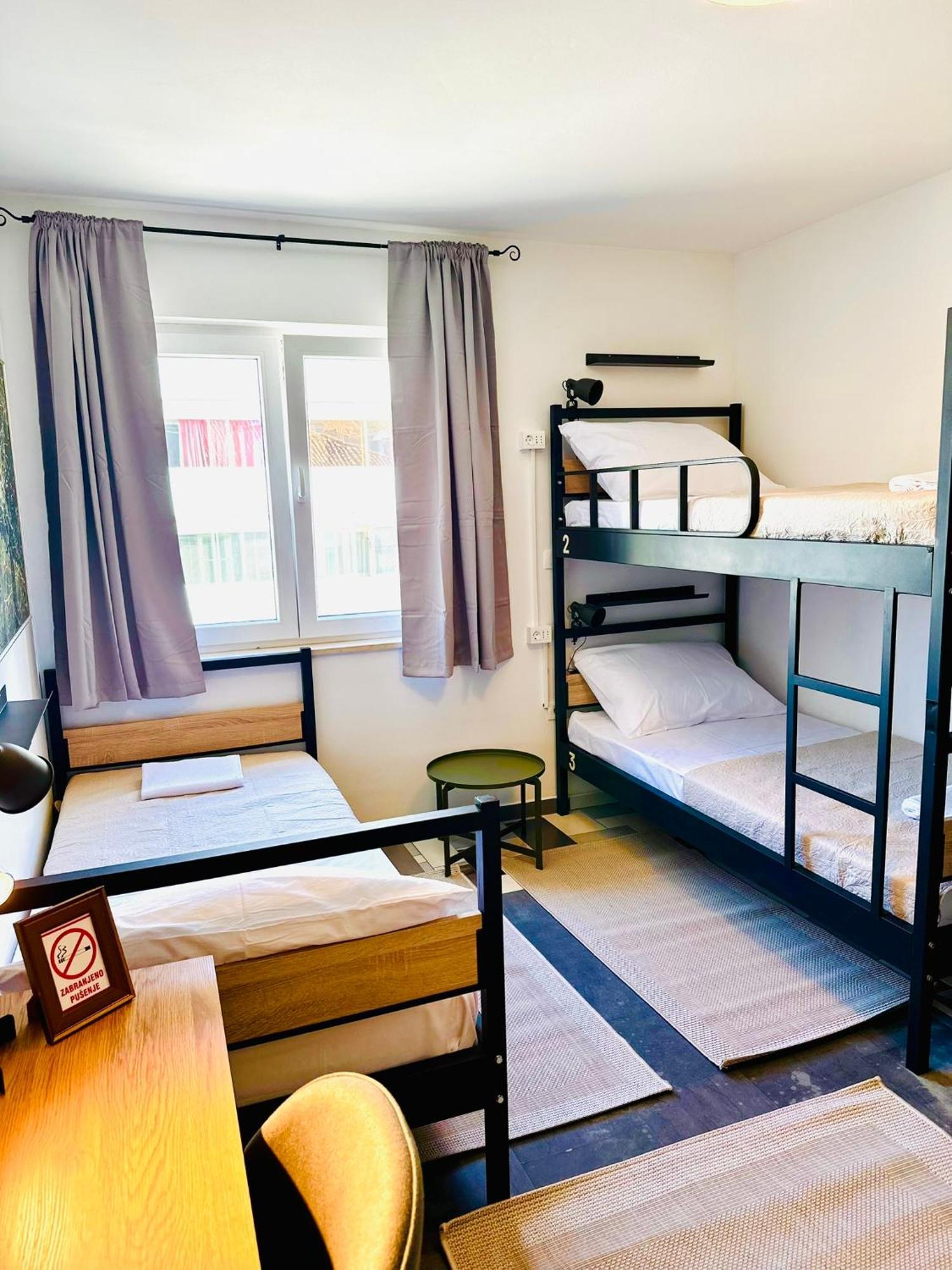 Hostel Art & Joy بولا المظهر الخارجي الصورة