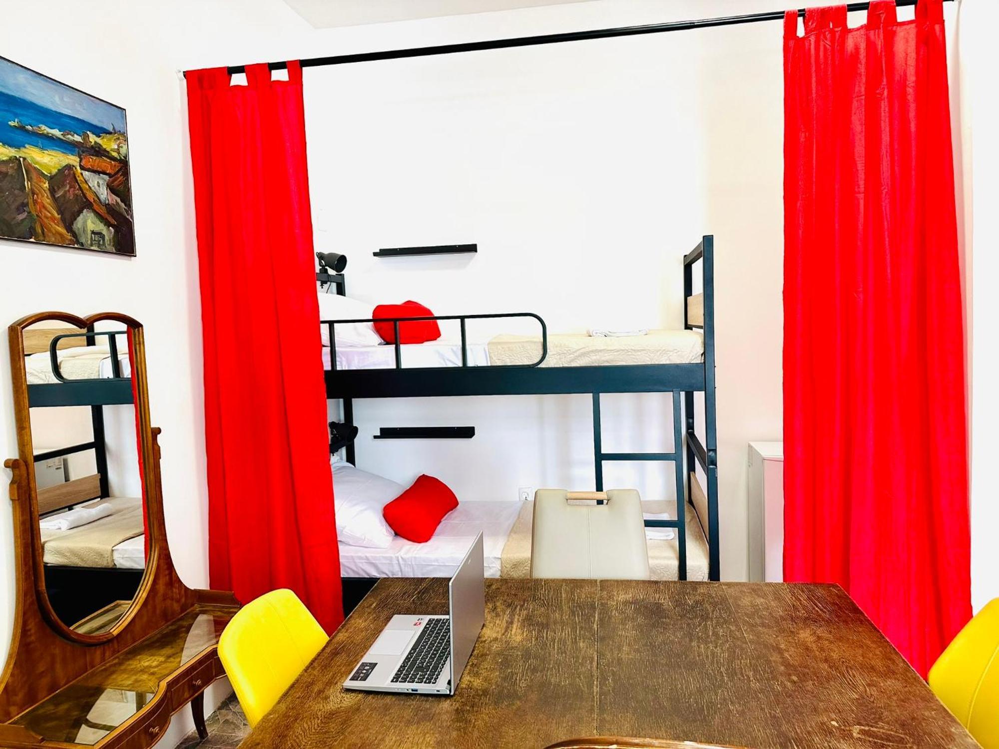 Hostel Art & Joy بولا المظهر الخارجي الصورة