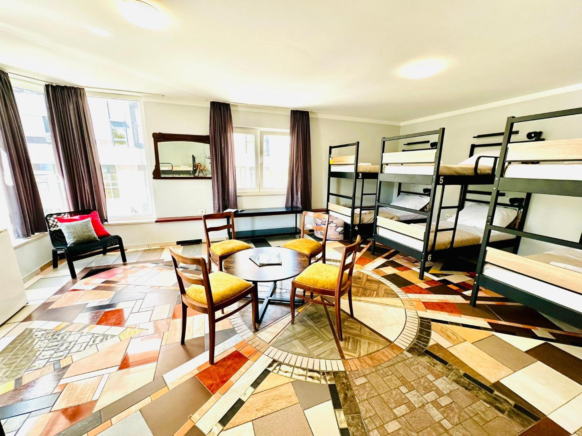 Hostel Art & Joy بولا المظهر الخارجي الصورة
