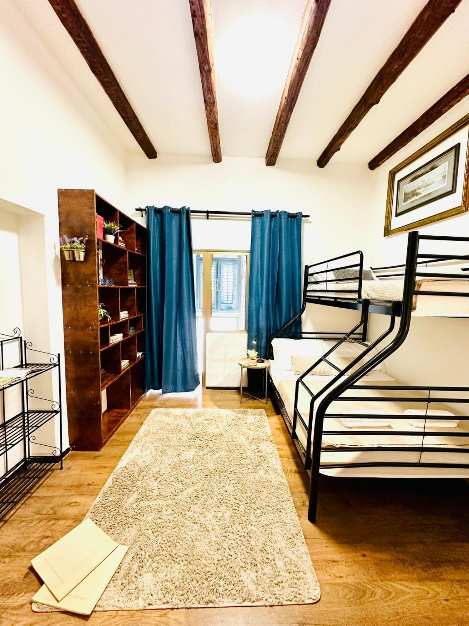 Hostel Art & Joy بولا المظهر الخارجي الصورة