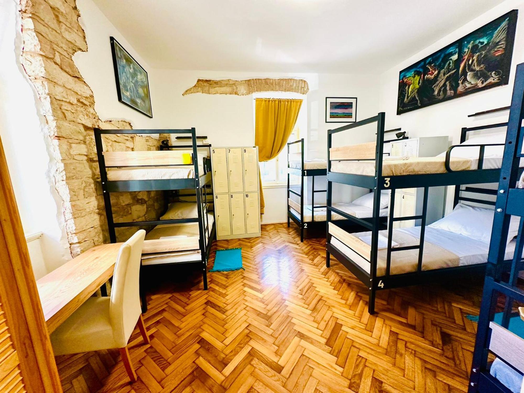 Hostel Art & Joy بولا المظهر الخارجي الصورة