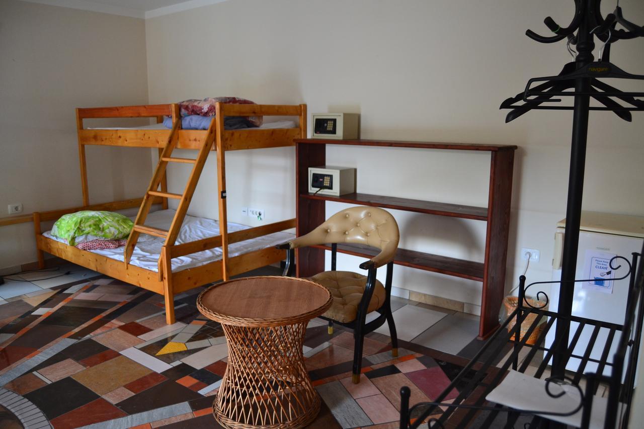 Hostel Art & Joy بولا المظهر الخارجي الصورة